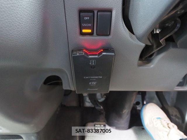 Nissan NV350 Caravan 2013-10 6218044-6