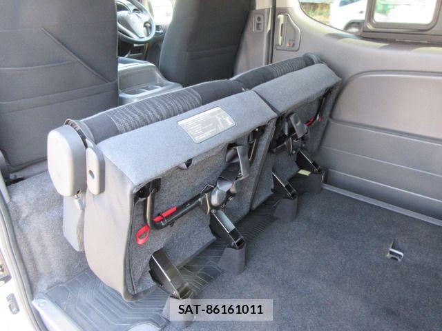 Nissan NV350 Caravan 2017-09 6265433-16