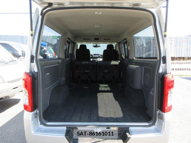 Nissan NV350 Caravan 2017-09 6265433-18