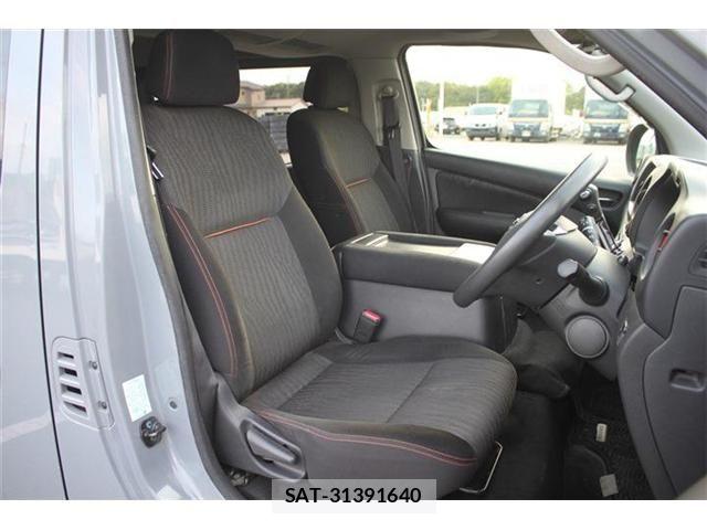 Nissan NV350 Caravan 2021-02 6501580-17
