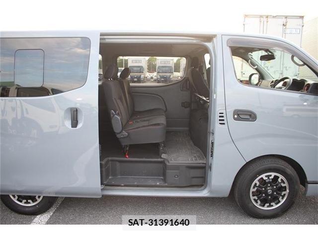 Nissan NV350 Caravan 2021-02 6501580-18