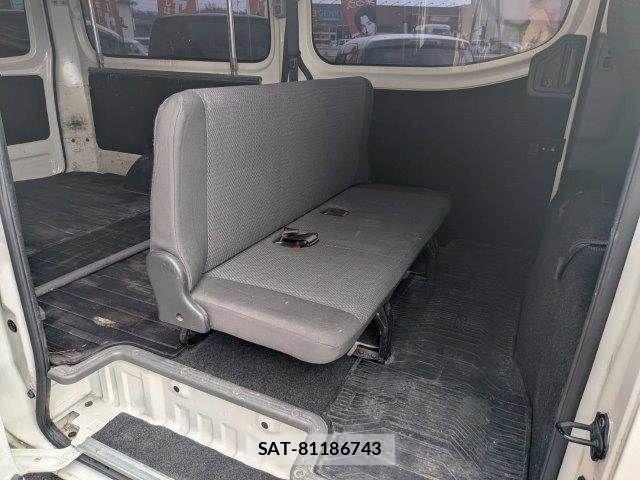 Nissan NV350 Caravan 2018-03 6501592-8