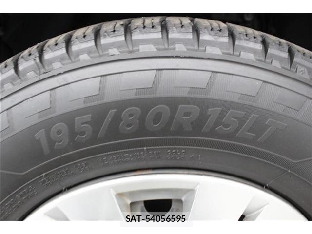 Nissan NV350 Caravan 2021-04 6546358-21