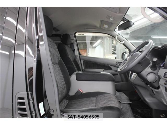 Nissan NV350 Caravan 2021-04 6546358-29