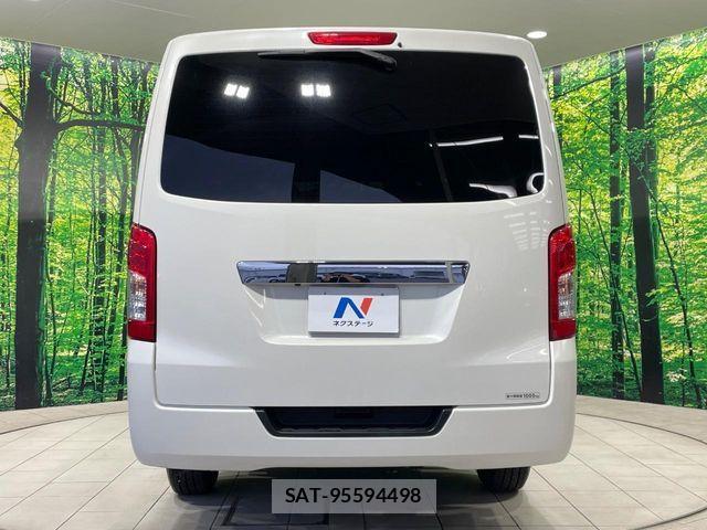 Nissan NV350 Caravan 2018-03 6613943-14