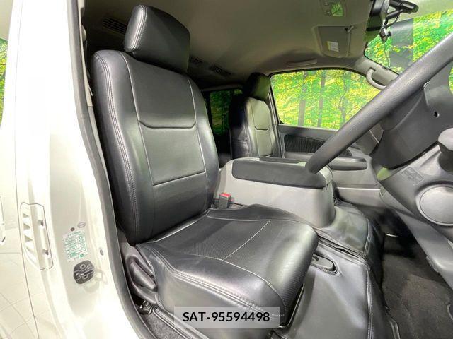 Nissan NV350 Caravan 2018-03 6613943-7