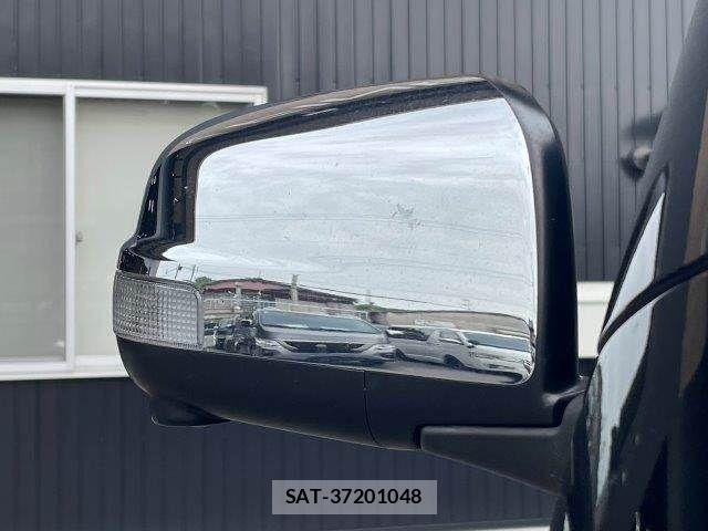Nissan NV350 Caravan 2020-12 6613944-28