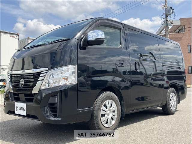 Nissan NV350 Caravan 2022-02 6673049-11