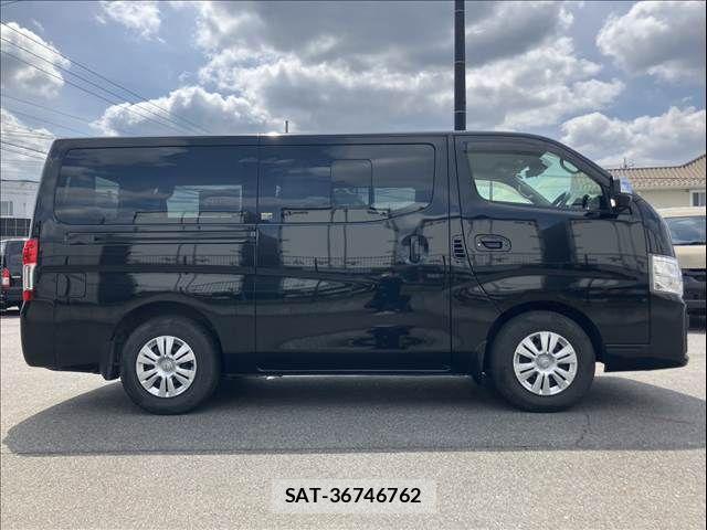 Nissan NV350 Caravan 2022-02 6673049-12