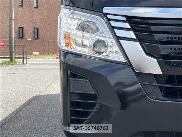 Nissan NV350 Caravan 2022-02 6673049-8