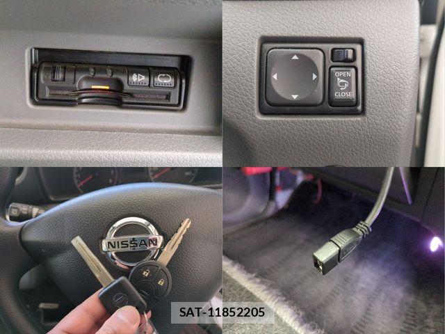Nissan NV350 Caravan 2012-10 6716992-11