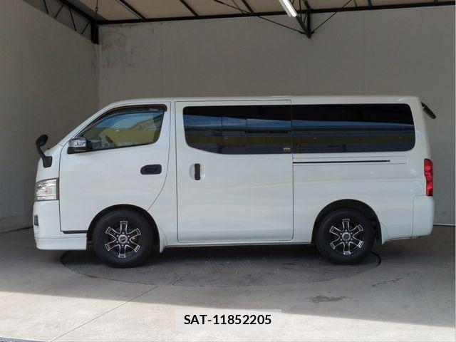 Nissan NV350 Caravan 2012-10 6716992-16