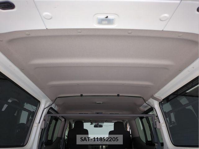 Nissan NV350 Caravan 2012-10 6716992-8