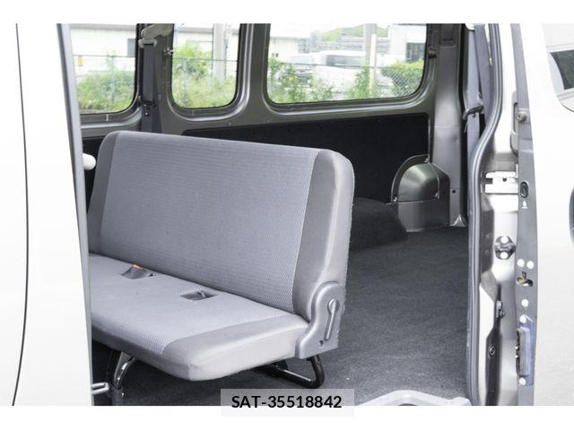 Nissan NV350 Caravan 2016-06 6716987-9