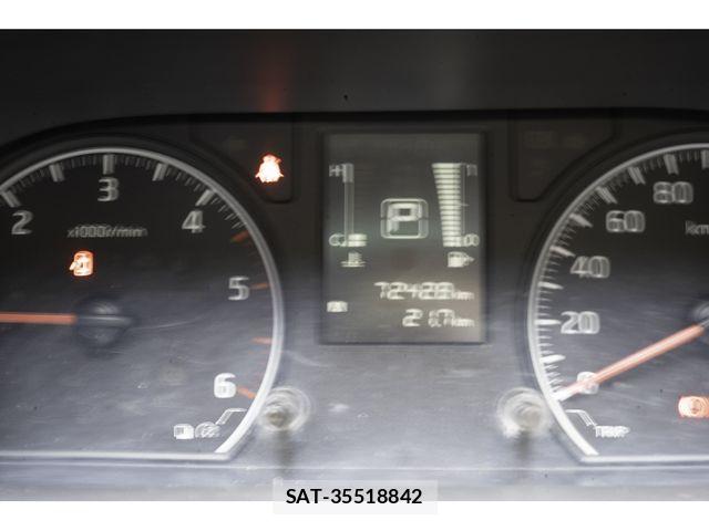 Nissan NV350 Caravan 2016-06 6716987-12