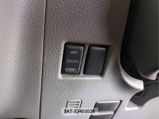 Nissan NV350 Caravan 2017-02 6716995-15