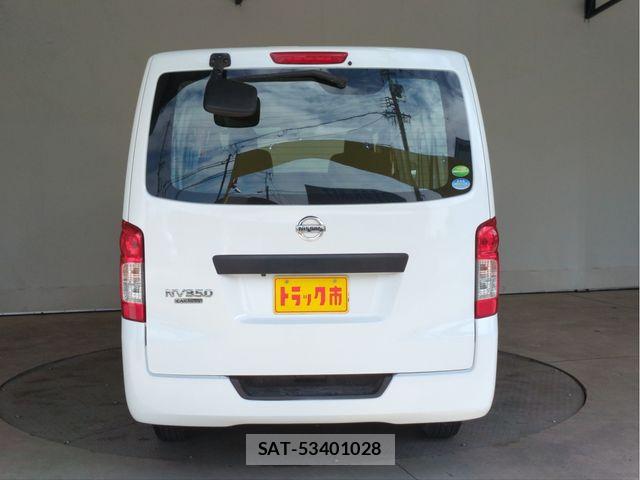 Nissan NV350 Caravan 2017-02 6716995-19