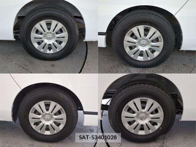 Nissan NV350 Caravan 2017-02 6716995-26