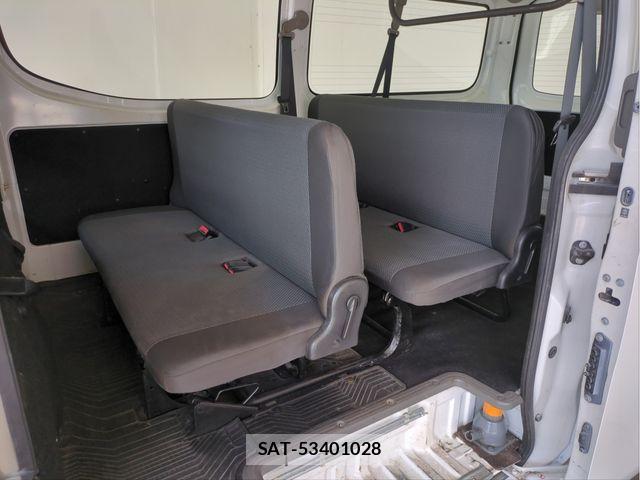 Nissan NV350 Caravan 2017-02 6716995-4