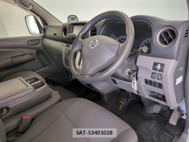 Nissan NV350 Caravan 2017-02 6716995-5