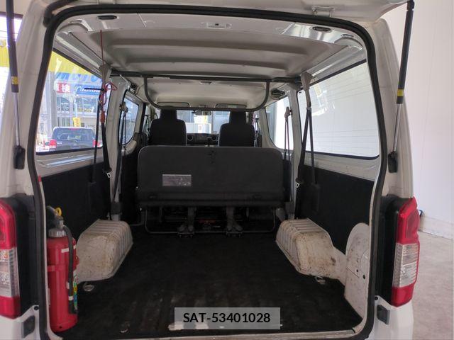 Nissan NV350 Caravan 2017-02 6716995-7