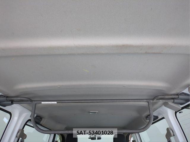 Nissan NV350 Caravan 2017-02 6716995-8