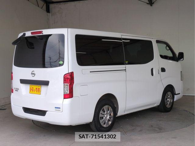 Nissan NV350 Caravan 2018-09 6716991-1