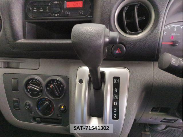 Nissan NV350 Caravan 2018-09 6716991-8