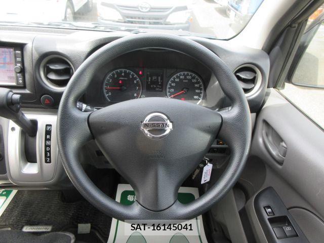 Nissan NV350 Caravan 2021-02 6752773-11