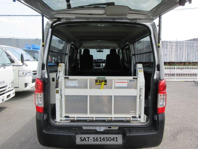 Nissan NV350 Caravan 2021-02 6752773-18