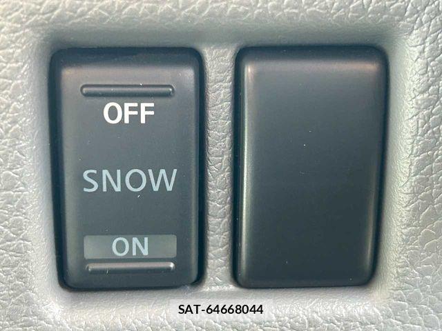 Nissan NV350 Caravan 2019-02 6752772-11
