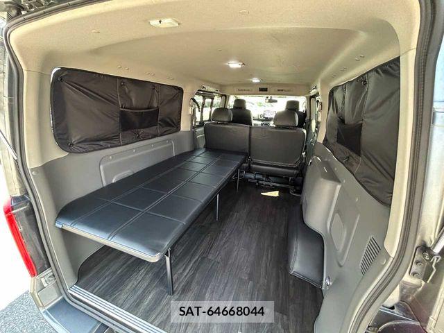 Nissan NV350 Caravan 2019-02 6752772-17