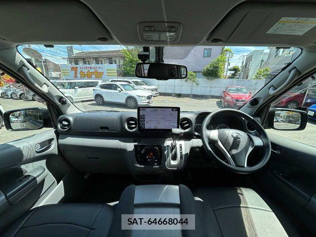 Nissan NV350 Caravan 2019-02 6752772-1
