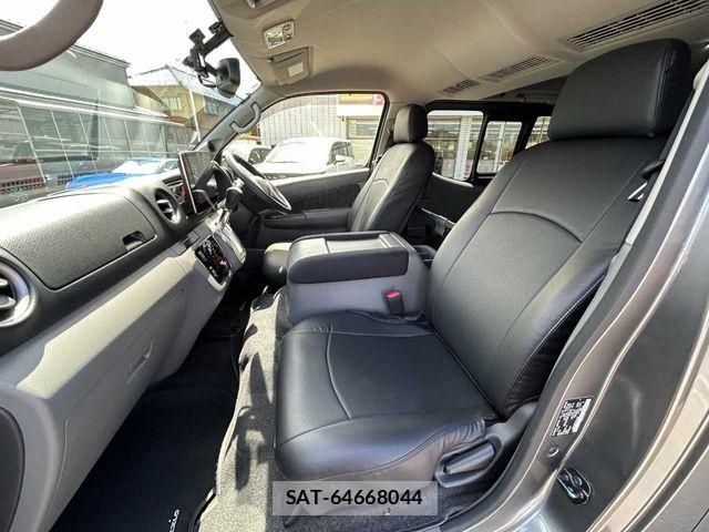 Nissan NV350 Caravan 2019-02 6752772-20