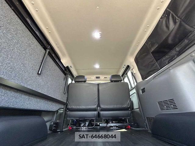 Nissan NV350 Caravan 2019-02 6752772-21