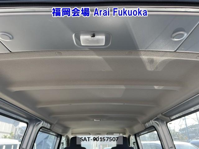 Nissan NV350 Caravan 2020 6821876-12