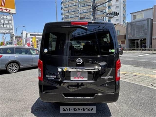 Nissan NV350 Caravan 2019-07 6910725-23