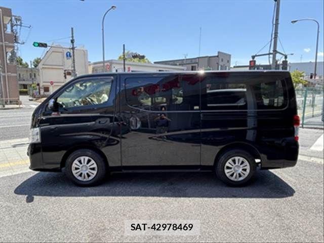 Nissan NV350 Caravan 2019-07 6910725-25