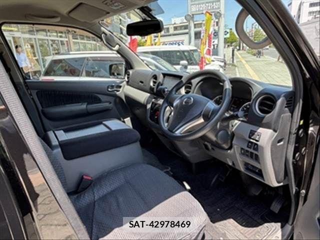 Nissan NV350 Caravan 2019-07 6910725-26