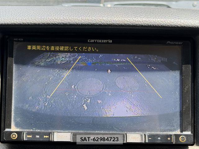 Nissan NV350 Caravan 2015-09 6910730-12