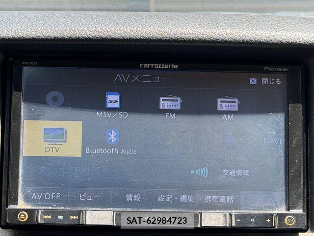 Nissan NV350 Caravan 2015-09 6910730-13