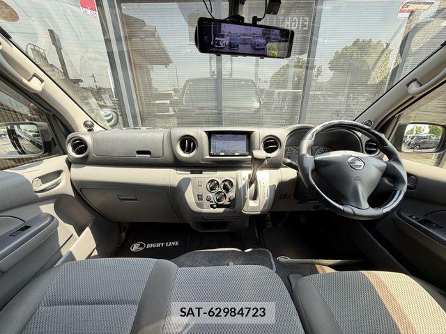 Nissan NV350 Caravan 2015-09 6910730-22