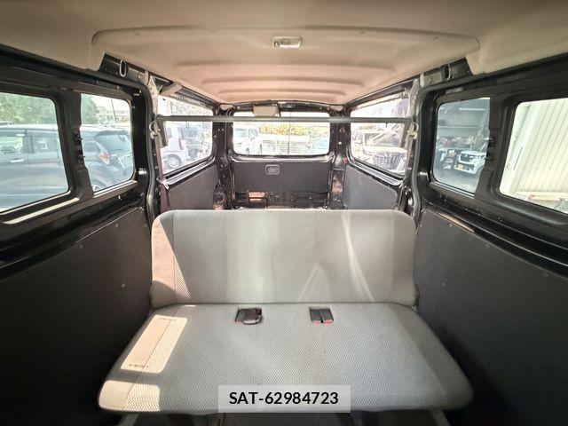 Nissan NV350 Caravan 2015-09 6910730-25