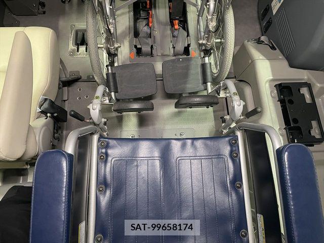 Nissan NV350 Caravan 2016-01 6996692-9