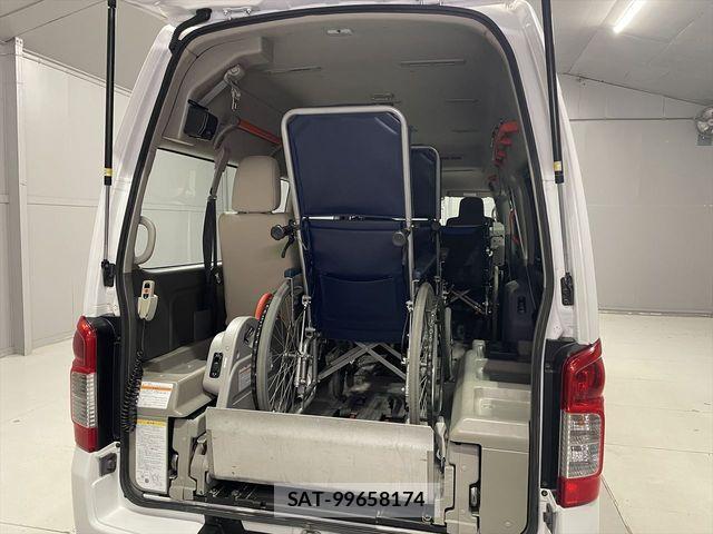 Nissan NV350 Caravan 2016-01 6996692-12