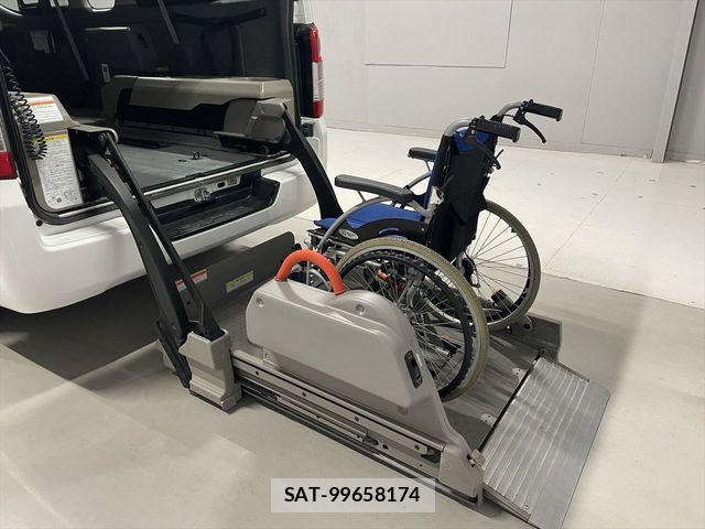 Nissan NV350 Caravan 2016-01 6996692-13