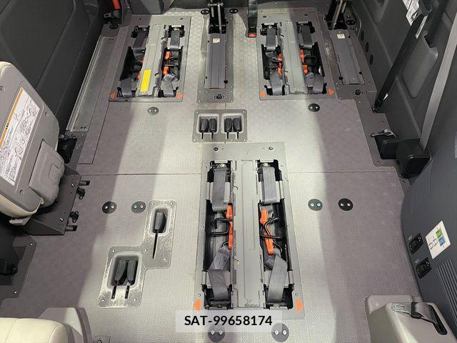 Nissan NV350 Caravan 2016-01 6996692-6