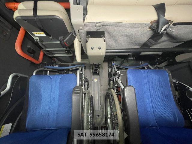 Nissan NV350 Caravan 2016-01 6996692-8