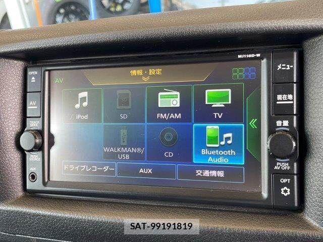 Nissan NV350 Caravan 2018-08 6996693-5