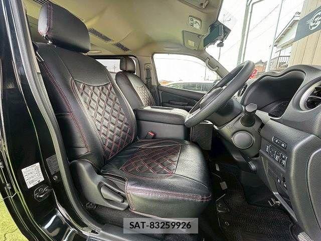 Nissan NV350 Caravan 2022-01 6996691-12